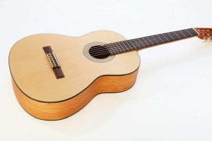 Guitarra Yamaha, guitarra clasica, instrumentos de cuerda